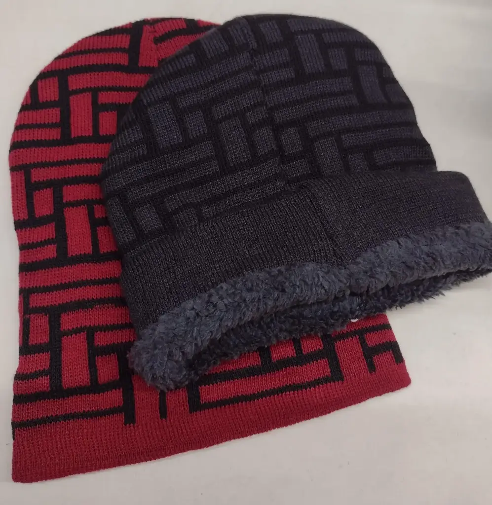 Gorra de Lana por fuera y Piel por dentro
